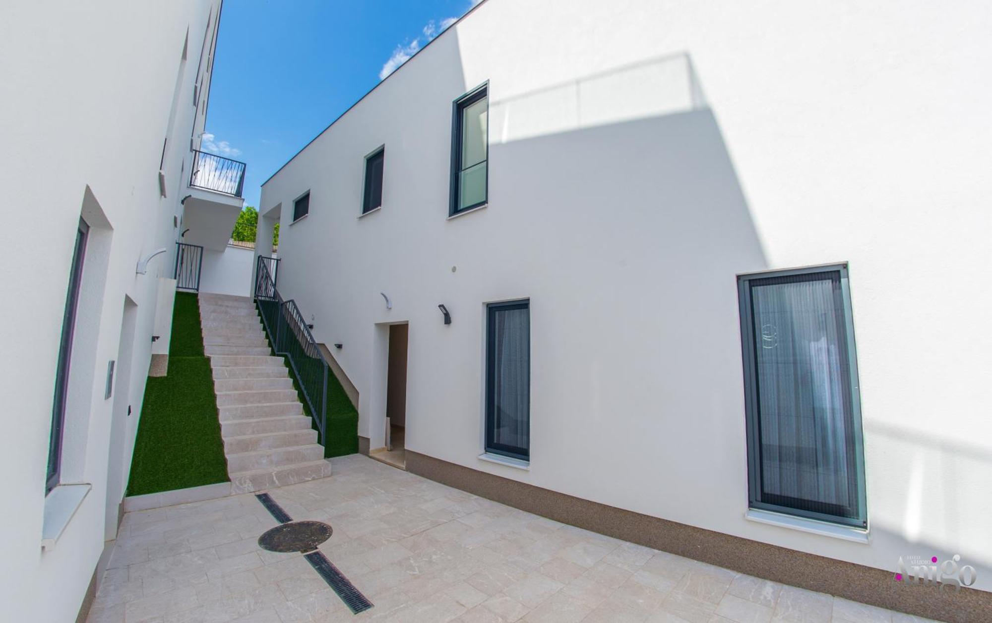 Royal Terrace Apartments كونييتش المظهر الخارجي الصورة