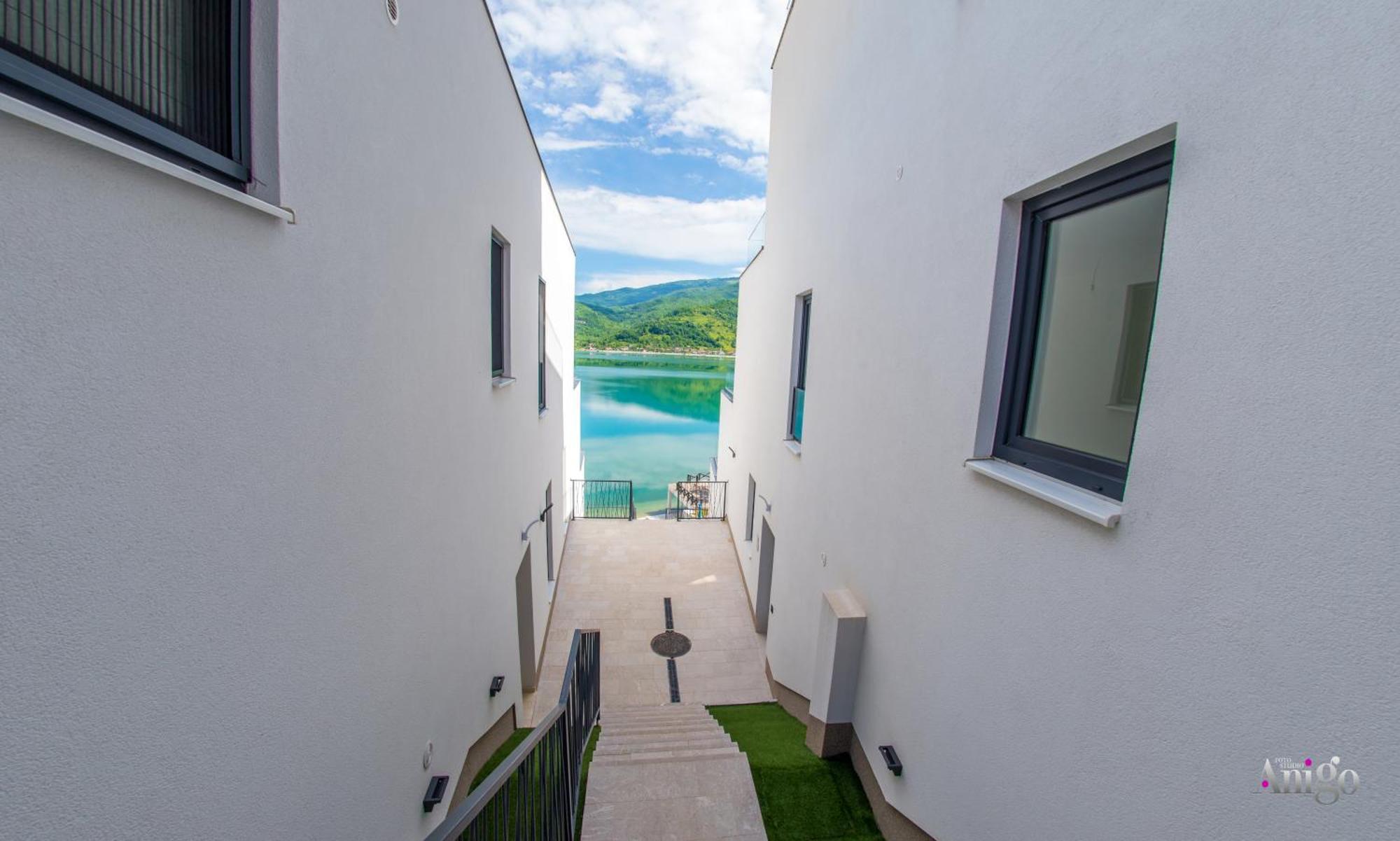 Royal Terrace Apartments كونييتش المظهر الخارجي الصورة