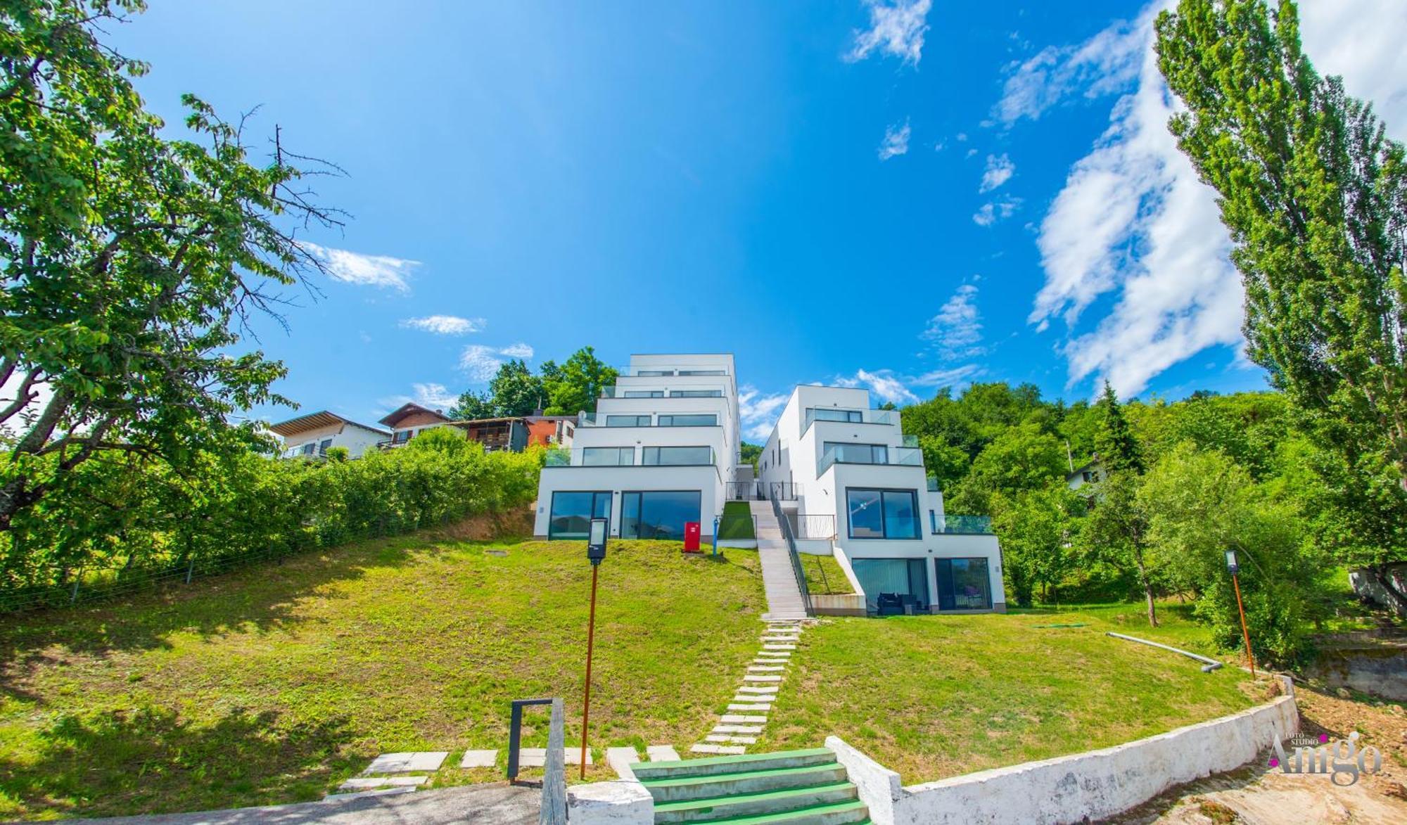 Royal Terrace Apartments كونييتش المظهر الخارجي الصورة